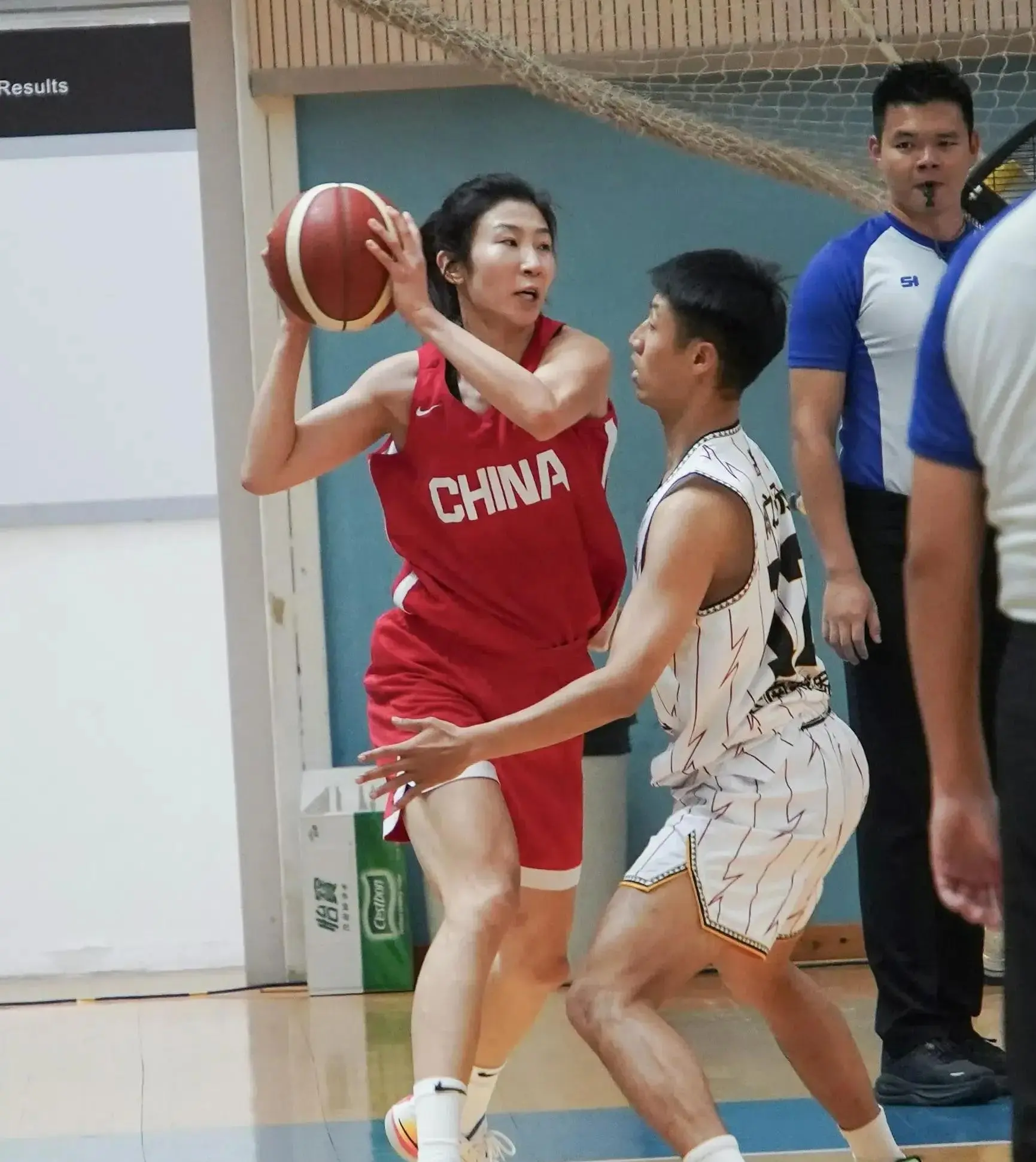 宫鲁鸣特意, yid